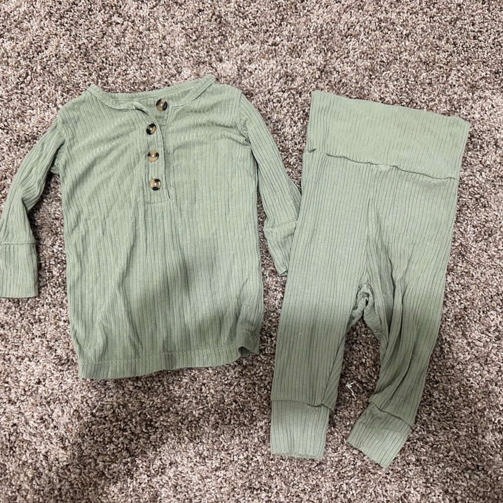 Lou Lou and company size 3-6 months